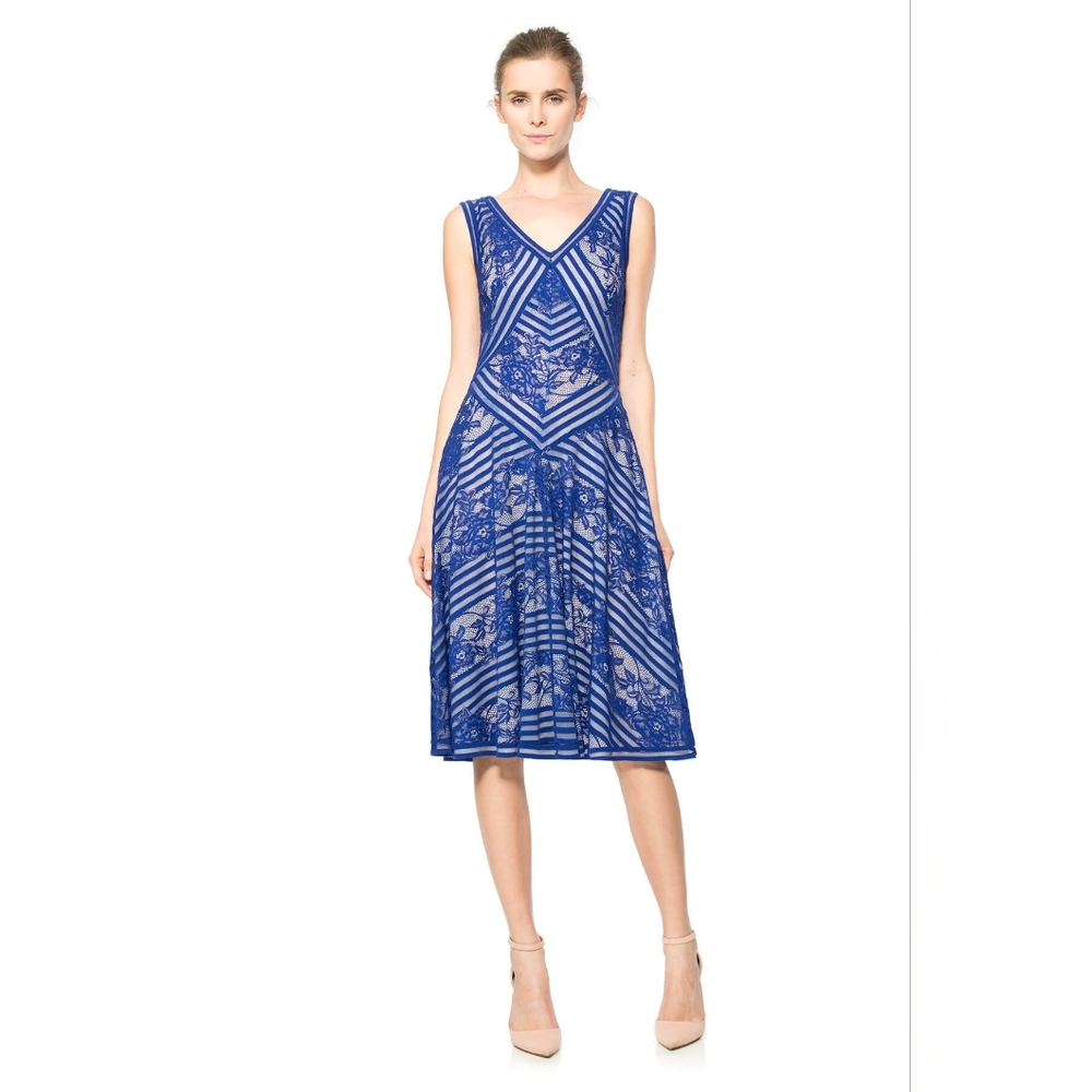 NWOT Tadashi Shoji Size M Blue Lace V-Neck Fit & Flare Dress